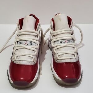Jordan 11 Retro cherry Size 4